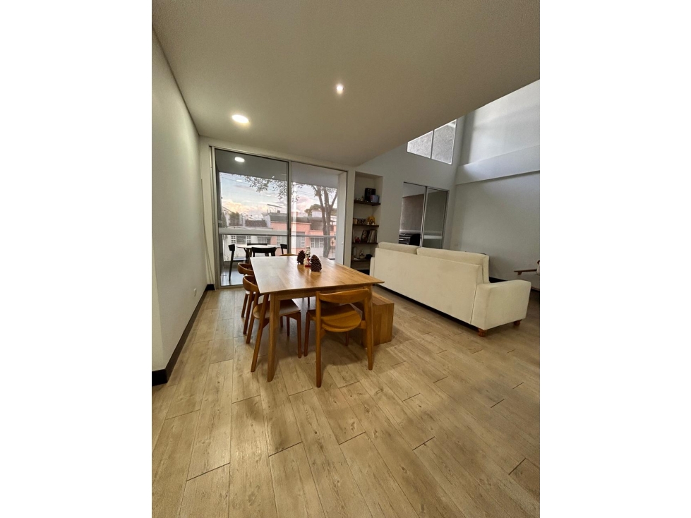 VENDO APARTAMENTO EN CIUDAD JARDIN EDIFICIO SEGUNDO PISO