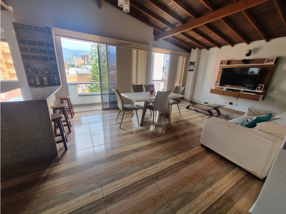 En Venta Penthouse único por piso Laureles.