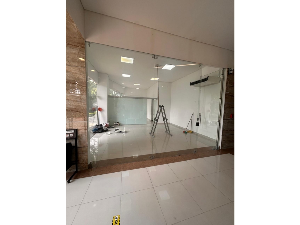 ALQUILER Y VENTA LOCAL COMERCIAL TORRE COSMOPLAZA TEQUENDAMA — foto 5