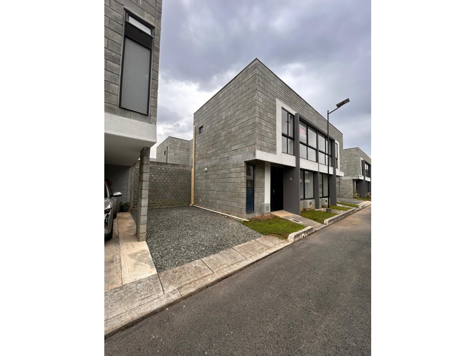 EN VENTA CASA EN CONDOMINIO UNIDAD PRIMAVENTO EN JAMUNDI PARA ESTRENAR — foto 3