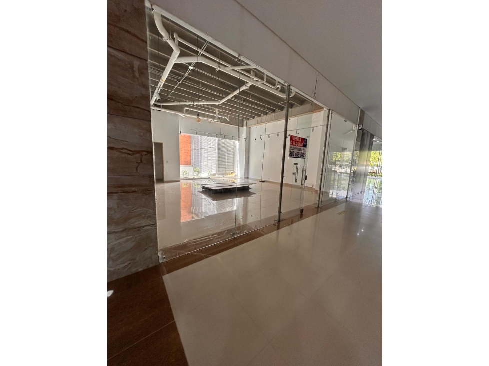 ALQUILER O VENTA DE LOCALES COMERCIALES EN TORRE COSMOPLAZA.SUR — foto 2