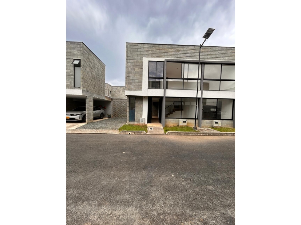 EN VENTA CASA EN CONDOMINIO UNIDAD PRIMAVENTO EN JAMUNDI PARA ESTRENAR — foto 2