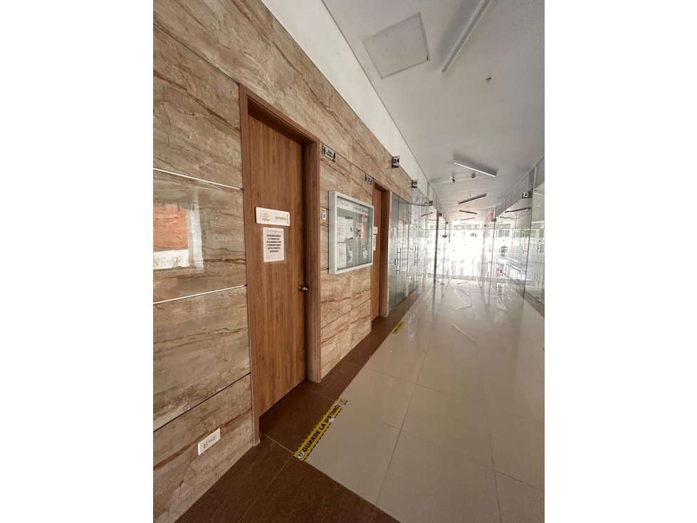ALQUILER O VENTA DE LOCALES COMERCIALES EN TORRE COSMOPLAZA.SUR — foto 5