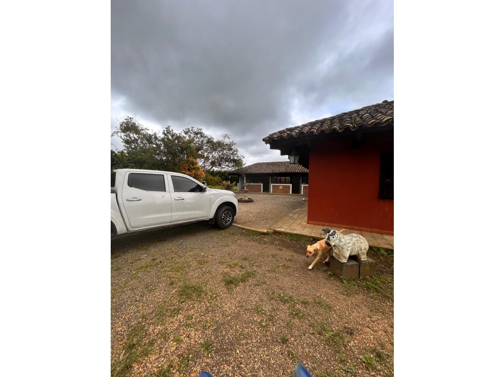 VENTA Lote con posibilidad de proyecto turístico". LAGO CALIMA - 1