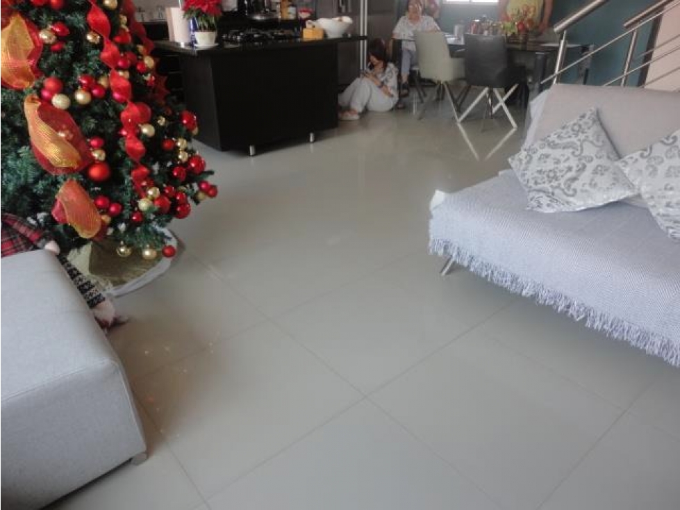 Se Vende Apartamento penthouse cerca al parque de la floresta. — foto 6