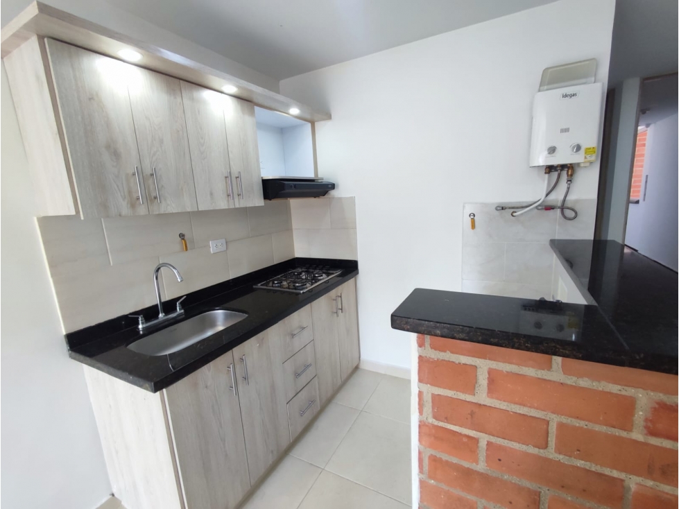 Se Arrienda Apartamento con Parqueadero de moto en La América - 4