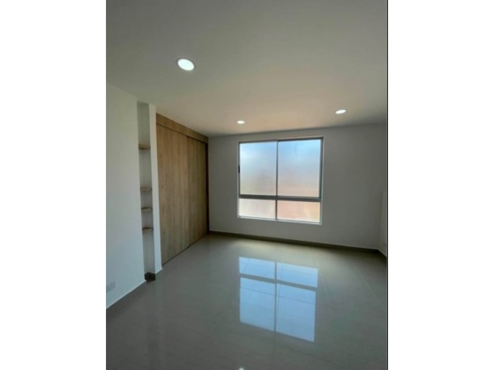 Se Arrienda Apartaestudio tipo loft  en Calasanz. — foto 3