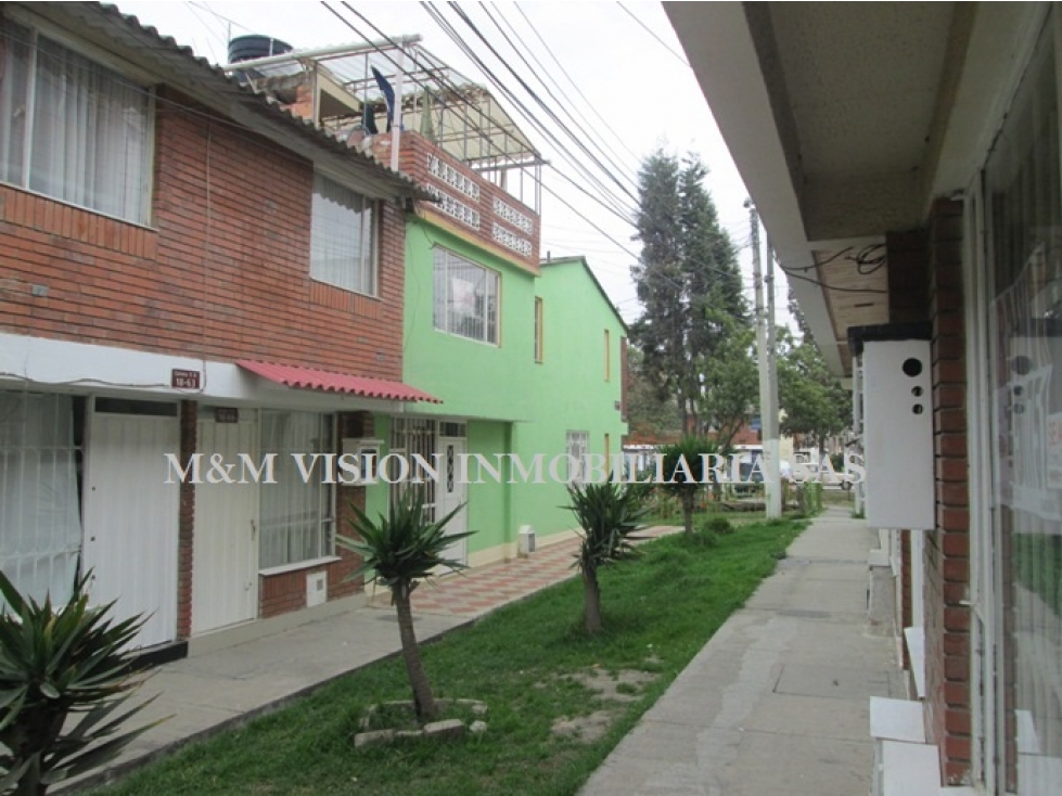 VIV-661 CASA EN VENTA URBANIZACION PORTALEGRE