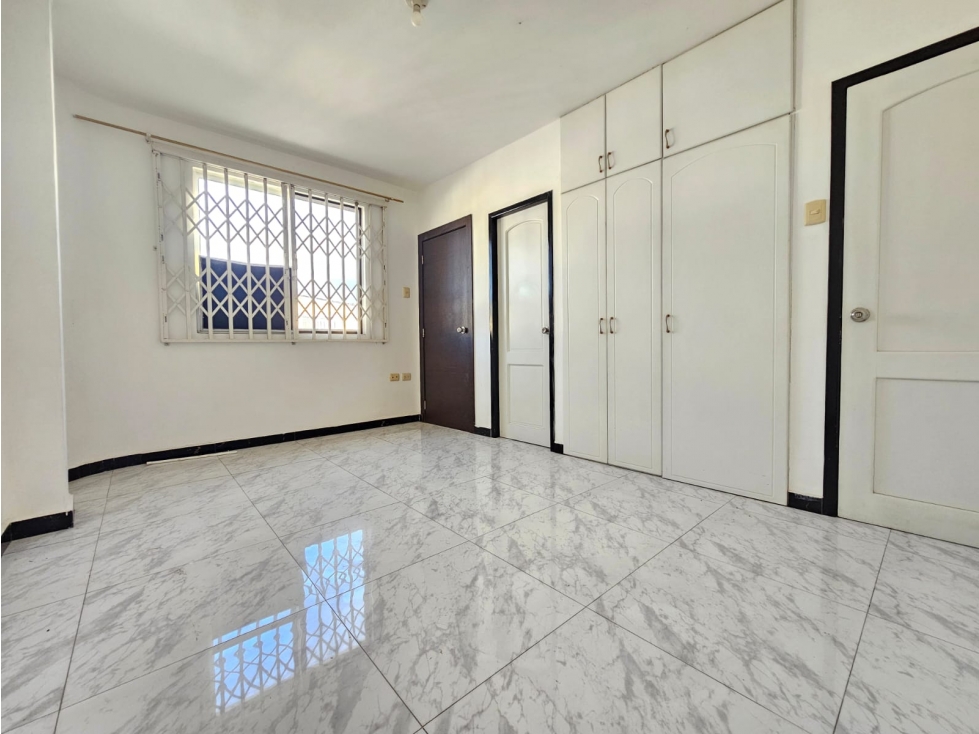 Casa de 3 dormitorios con piscina en Santa María, Manta - 6
