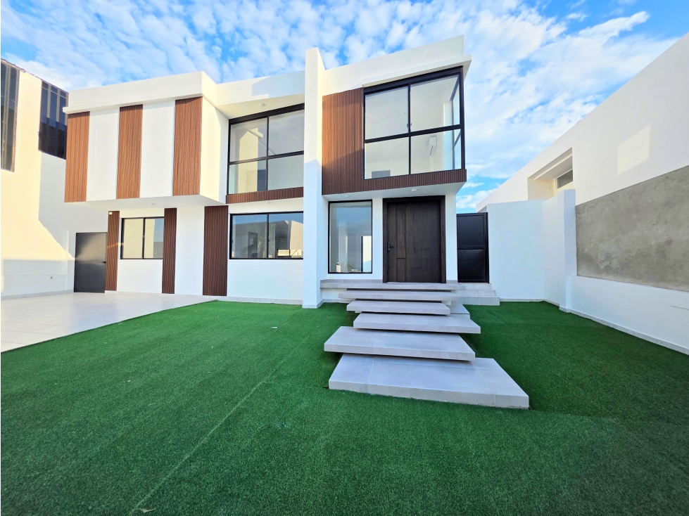 Vendo casa, Marina Blue, Sur de Manta, 3 dormitorios con piscina