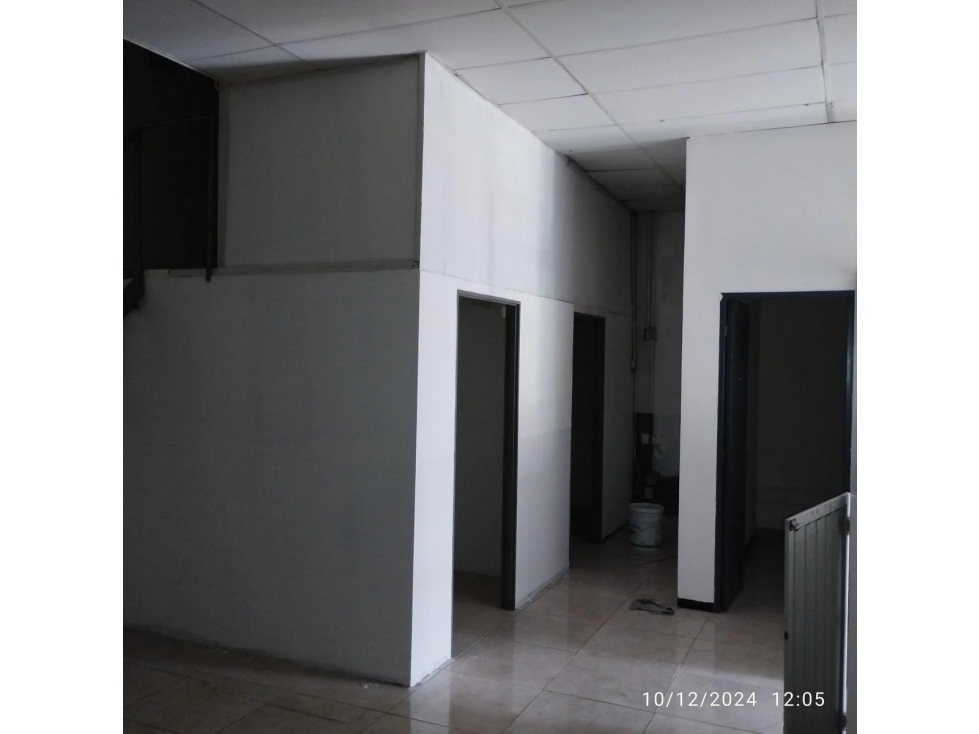 GS1002463* - 4