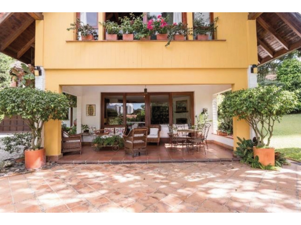 Beautiful Lot with charming house and nature in Sabaneta — foto 3
