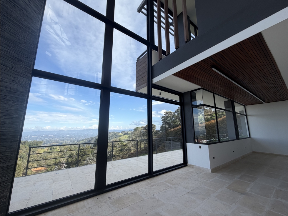 Mansión de Lujo con Vista Panorámica en un Lote de 10.000 m² — foto 4