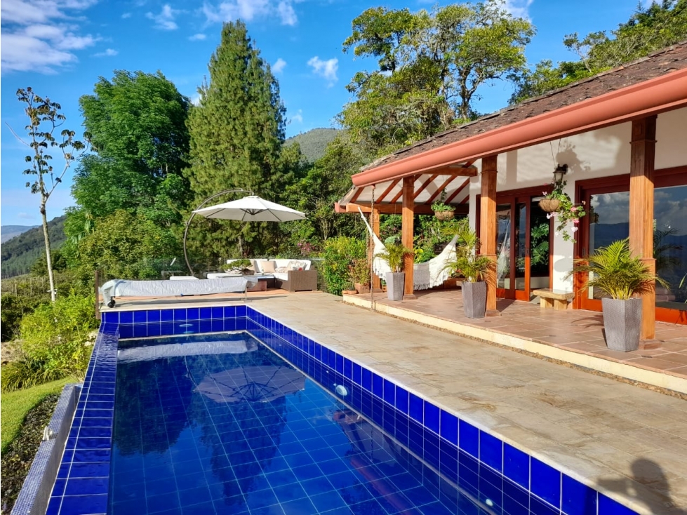 Casa de Lujo en Venta en El Poblado, Medellín | Vista Panorámica