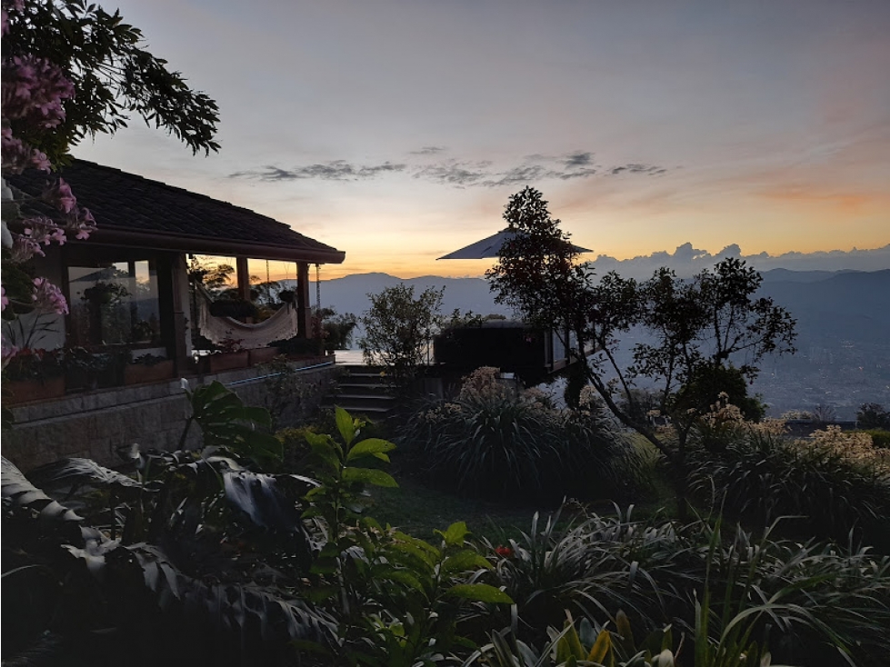 Casa de Lujo en Venta en El Poblado, Medellín | Vista Panorámica — foto 6