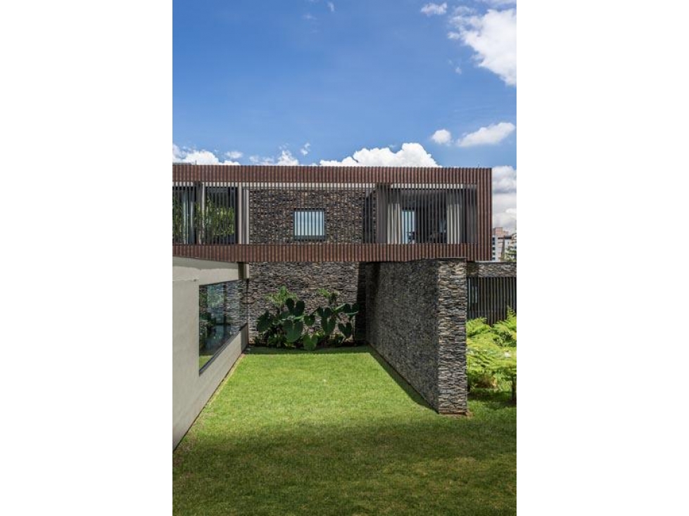 Hermosa Casa en El Poblado con vista a la ciudad — foto 2