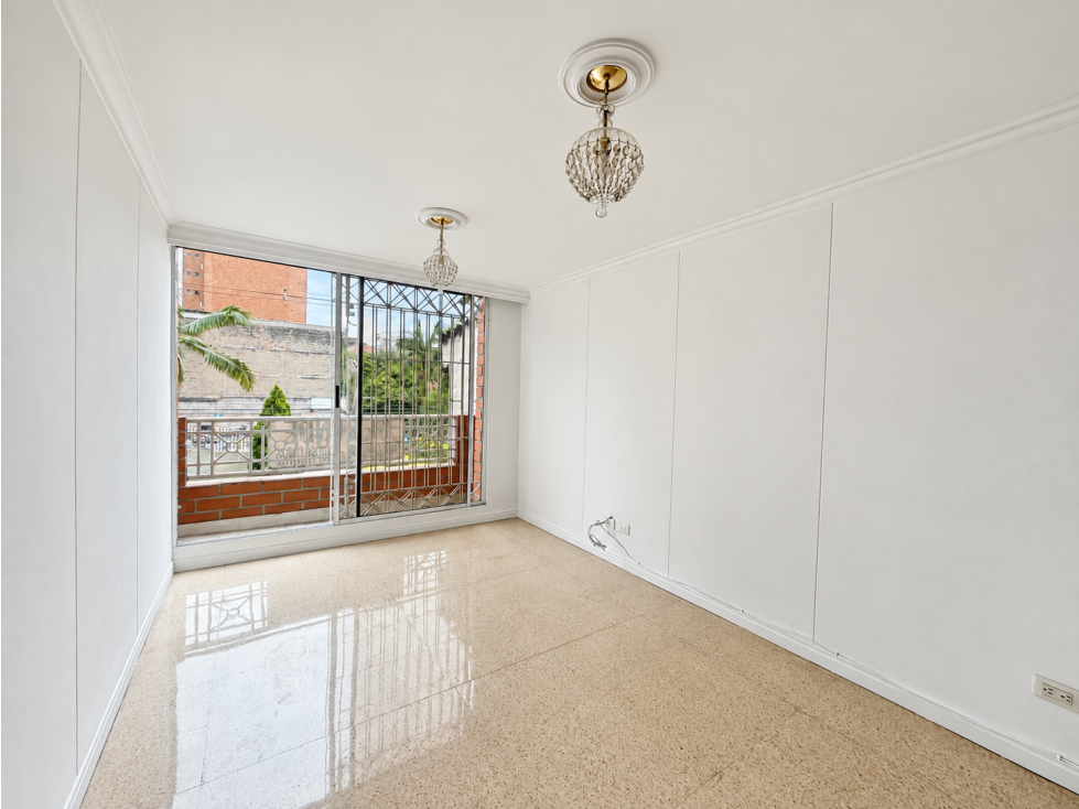 DÚPLEX CON POTENCIAL DE REMODELACIÓN EN CONQUISTADORES 
