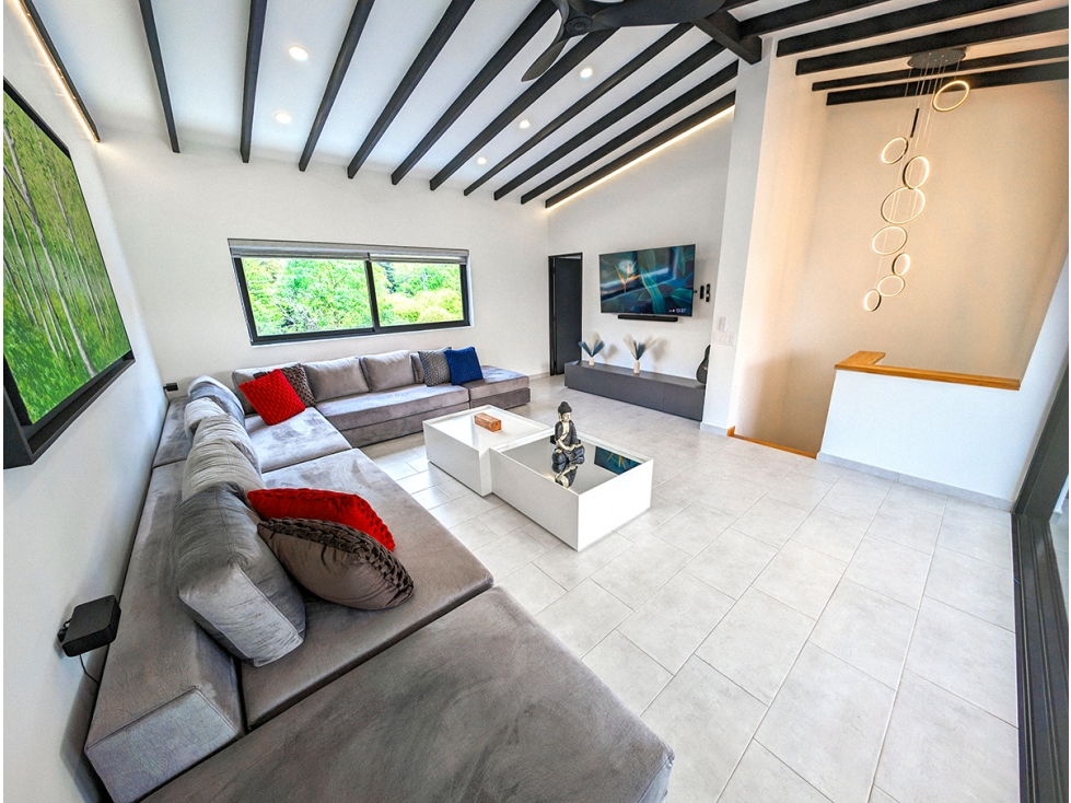 Exclusive Penthouse in Provenza - Fully Equipped and Highly Profitable