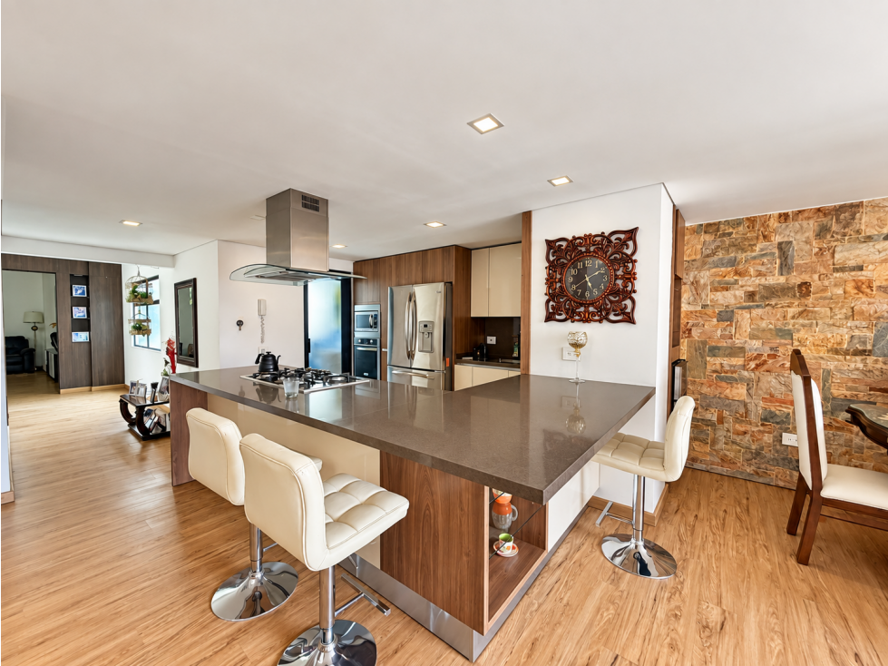 DÚPLEX EN LA MEJOR UBICACIÓN DE LAURELES | 186 M² + TERRAZA