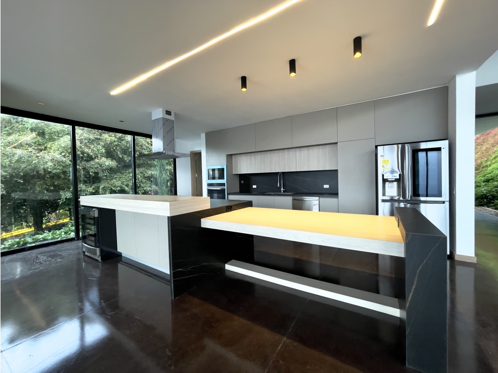 Exclusiva Casa en Venta en Las Palmas, Medellín | Diseño Moderno — foto 5