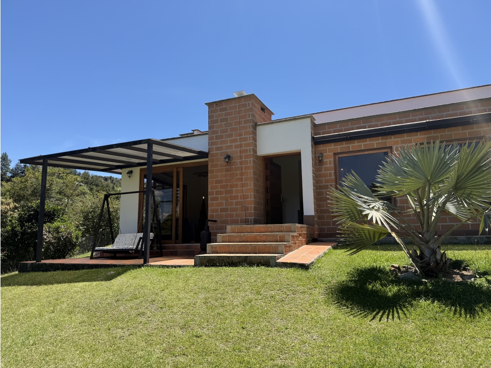 Casa Campestre de Lujo en Guarne | 3.300 m² de Naturaleza