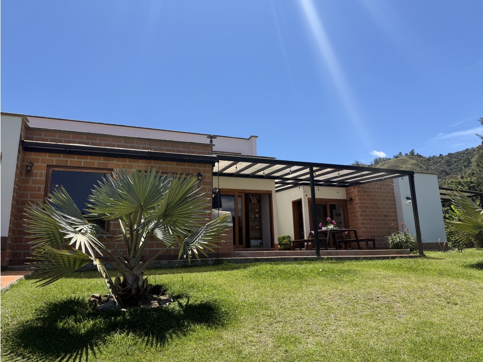 Casa Campestre de Lujo en Guarne | 3.300 m² de Naturaleza — foto 3