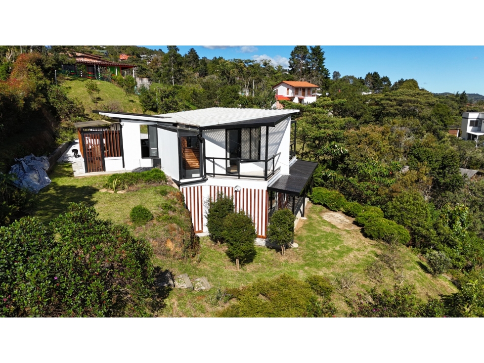 Panoramic-View Modern House in Copacabana
