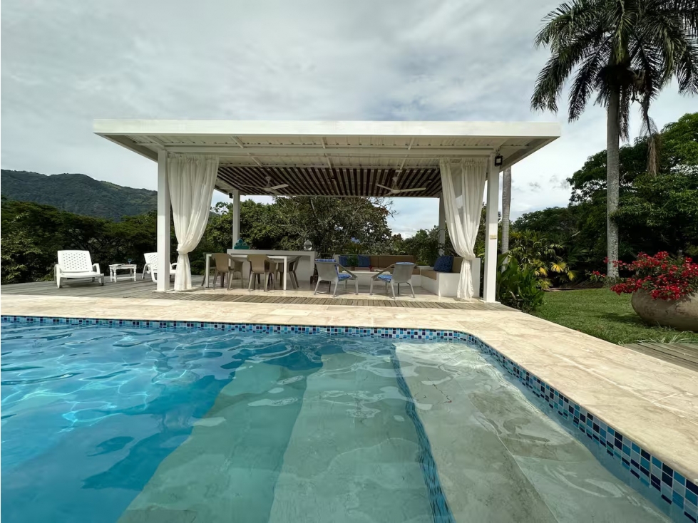 CASA CAMPESTRE CON PISCINA EN LA PINTADA | 11.800 M² DE TERRENO - 2