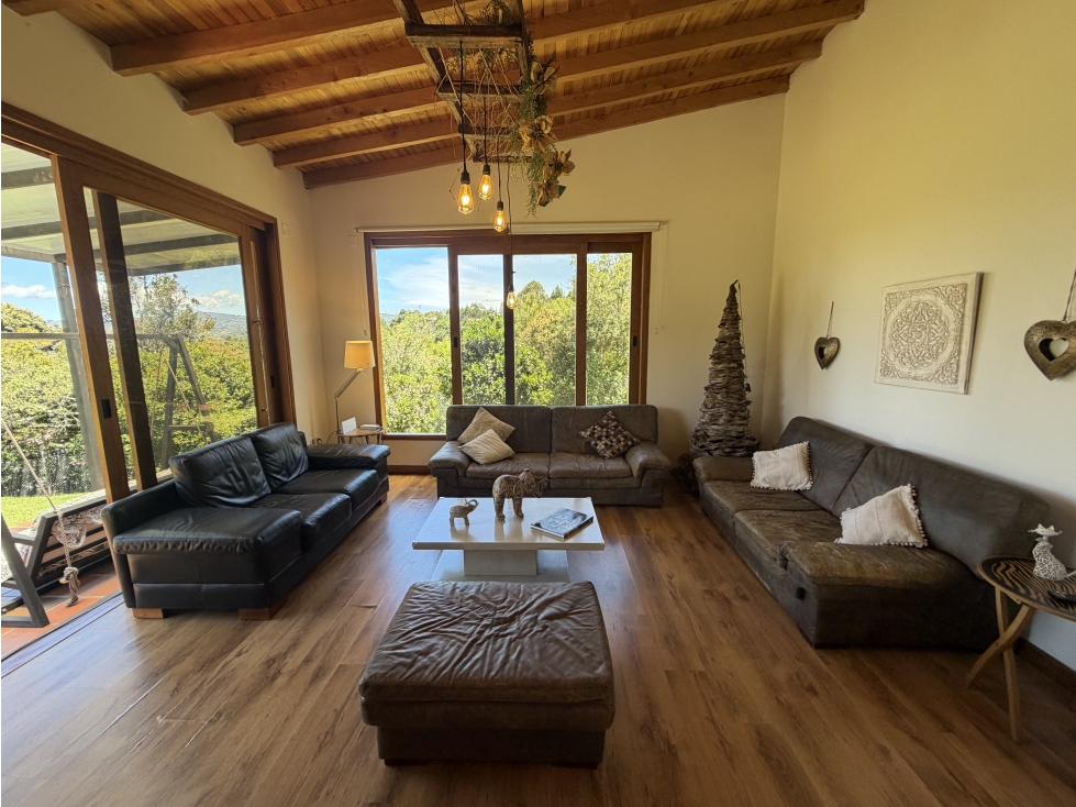 Casa Campestre de Lujo en Guarne | 3.300 m² de Naturaleza — foto 4