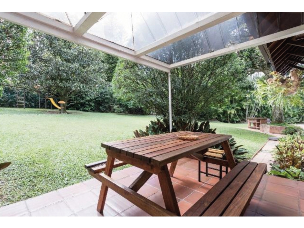 Beautiful Lot with charming house and nature in Sabaneta — foto 4