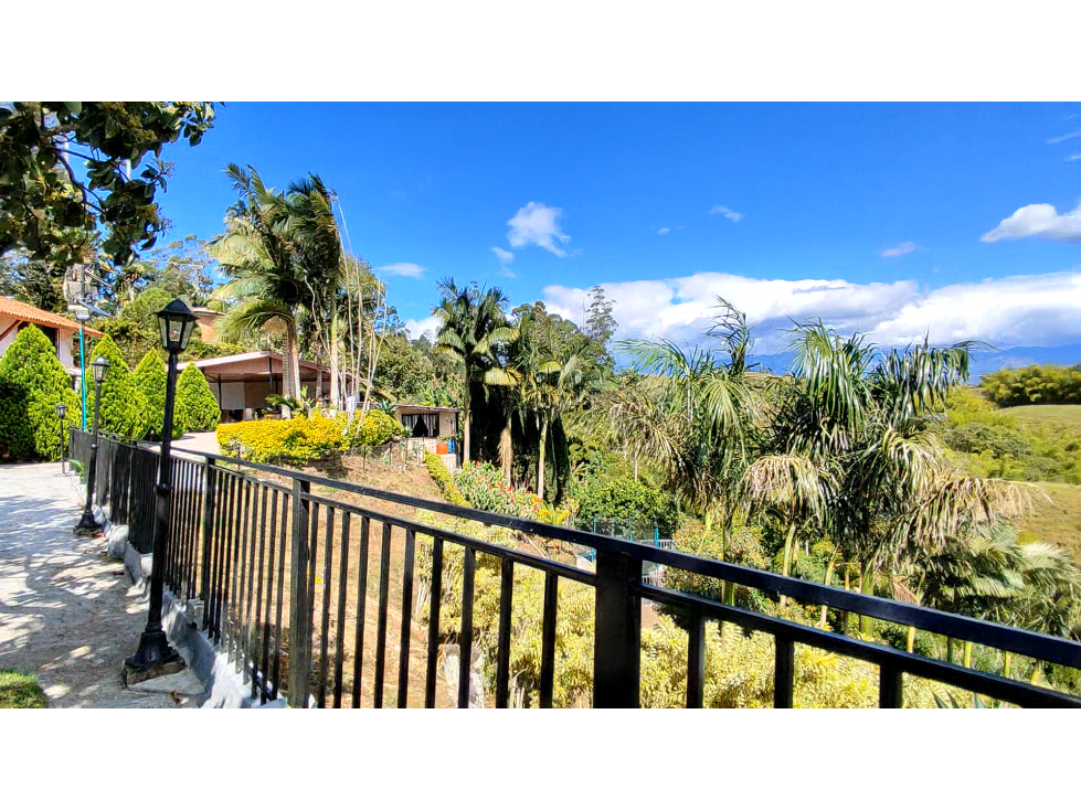SE VENDE CHALET CERCA AL MIRADOR COLINA ILUMINADA, FILANDIA QUINDIO. - 2