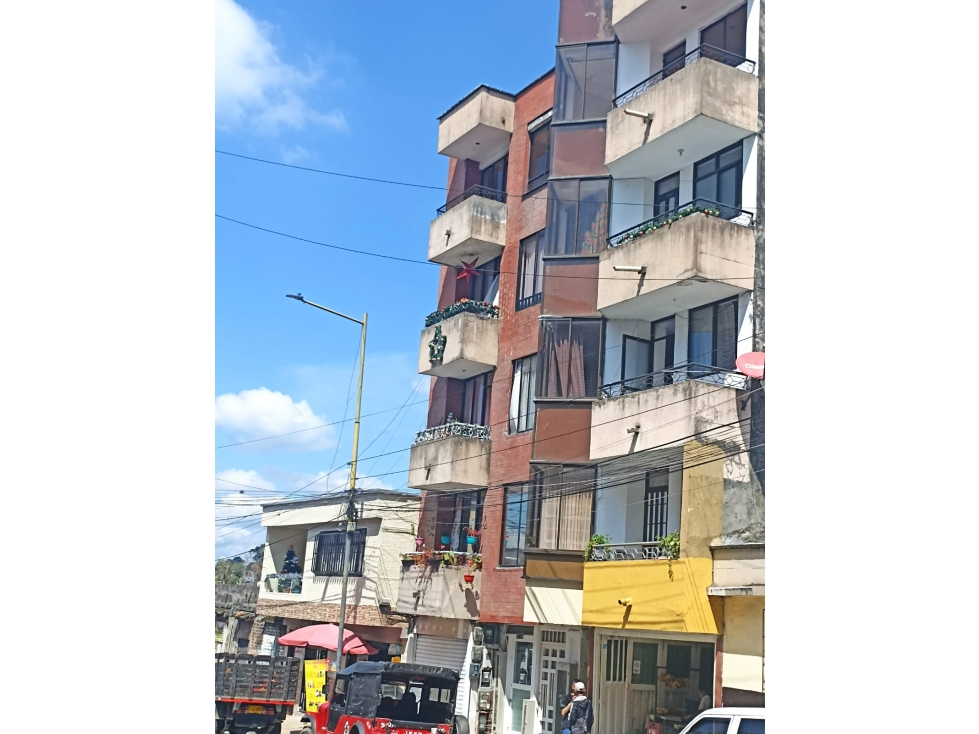 VENDO APARTAMENTO CENTRAL EN CALARCA QUINDIO - 1