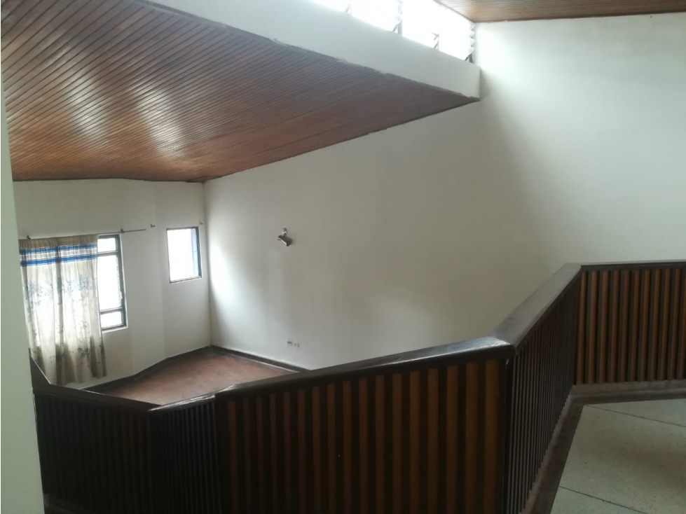 VENDO CASA GRANDE EN BARRIO VERSALLES CALARCA QUINDIO — foto 2