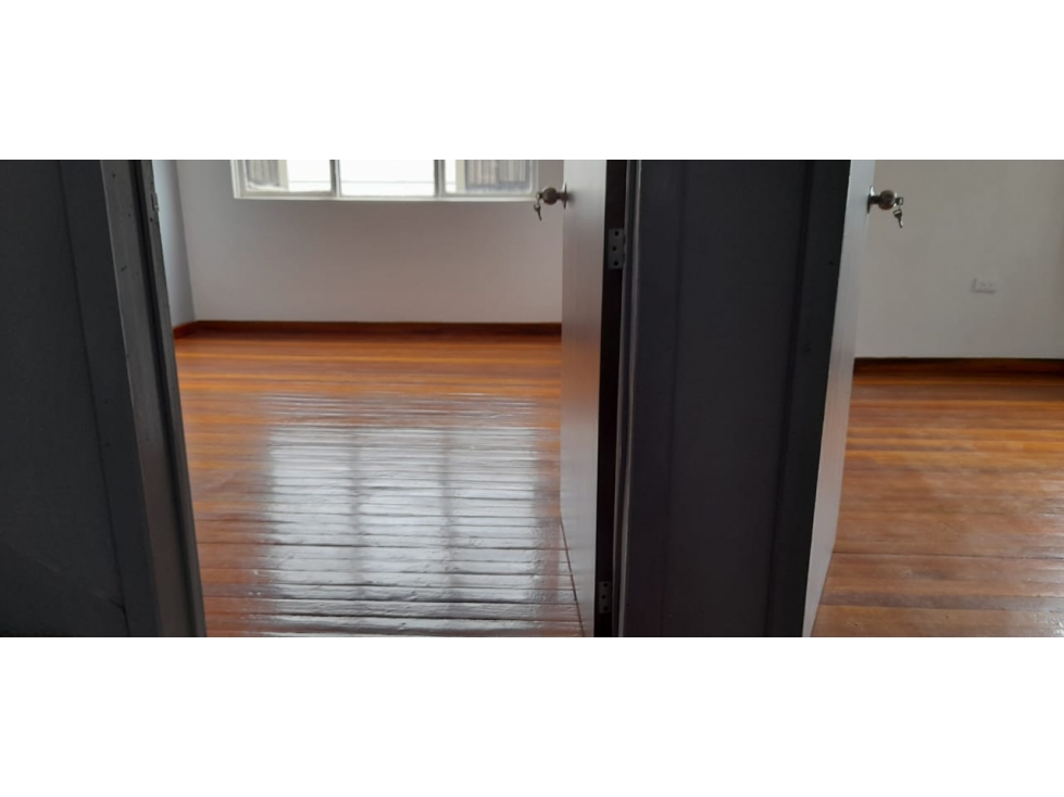 VENDO EDIFICIO CON LOCAL ESQUINERO 3 NIVELES Y TERRAZA EN CALARCÁ Q. - 2