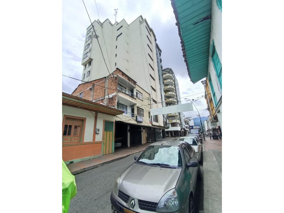 VENDO EDIFICIO EN EL CENTRO DE CALARCÁ QUINDÍO - 2