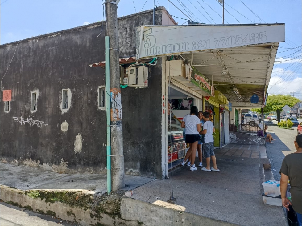 VENDO CASA ESQUINERA SOBRE AVENIDA 3 LOCALES Y VIVIENDA ACACIAS — foto 3