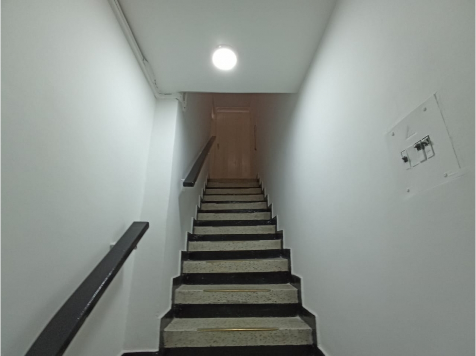 VENDO APARTAMENTO EN SEGUNDO PISO EN EL BARRIO VERSALLES CALARCA Q. - 2