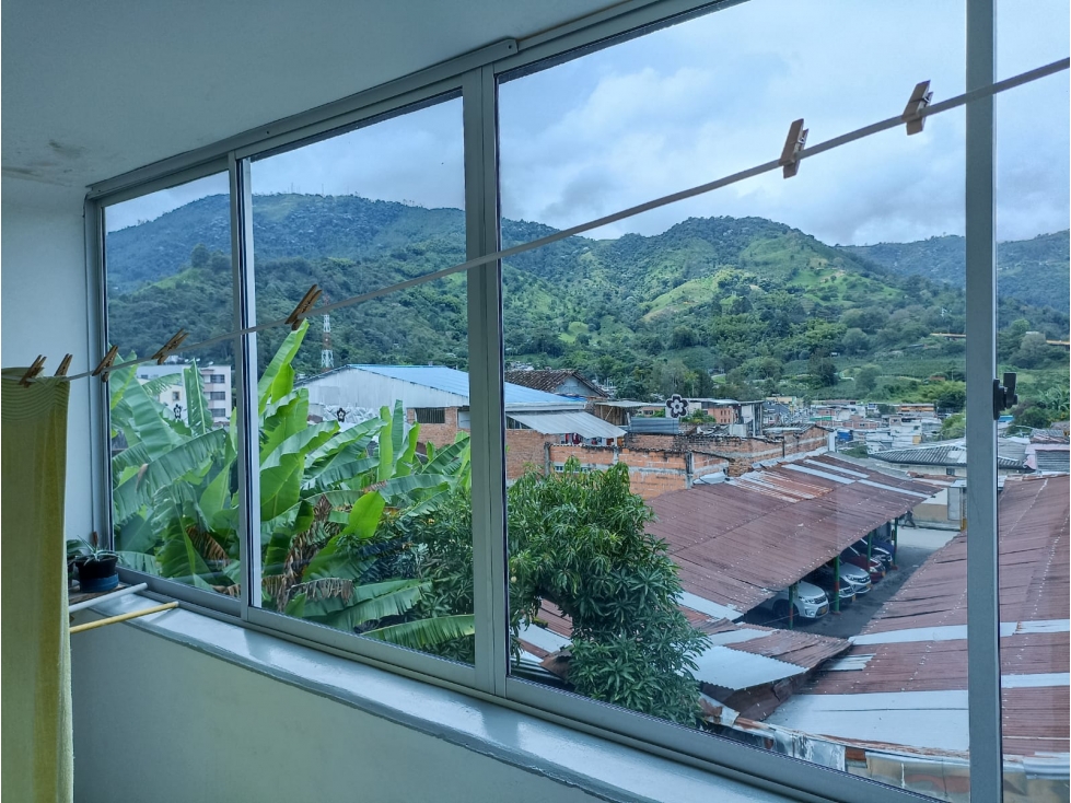 VENDO APTO CENTRAL EN CALARCA QUINDIO EN TERCER PISO. - 3