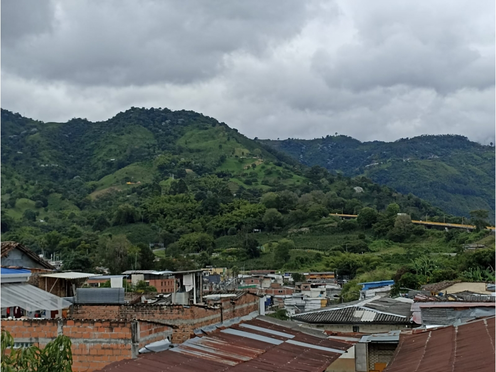 VENDO APTO CENTRAL EN CALARCA QUINDIO EN TERCER PISO. - 2