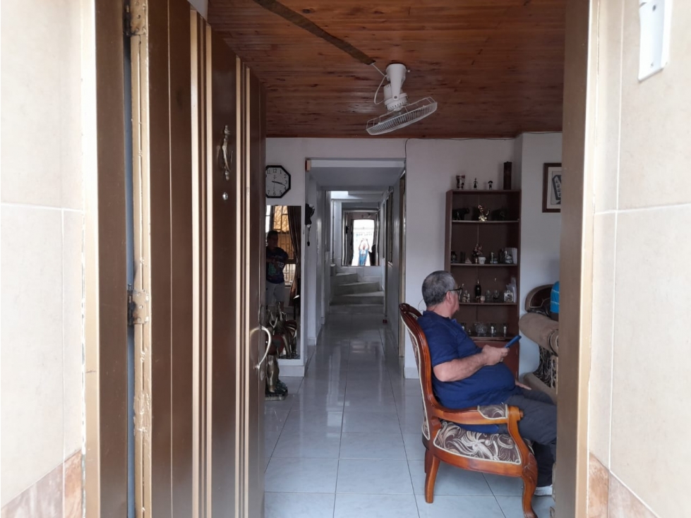 VENDO CASA EN BARRIO CAMELIAS EN CALARCA QUINDIO