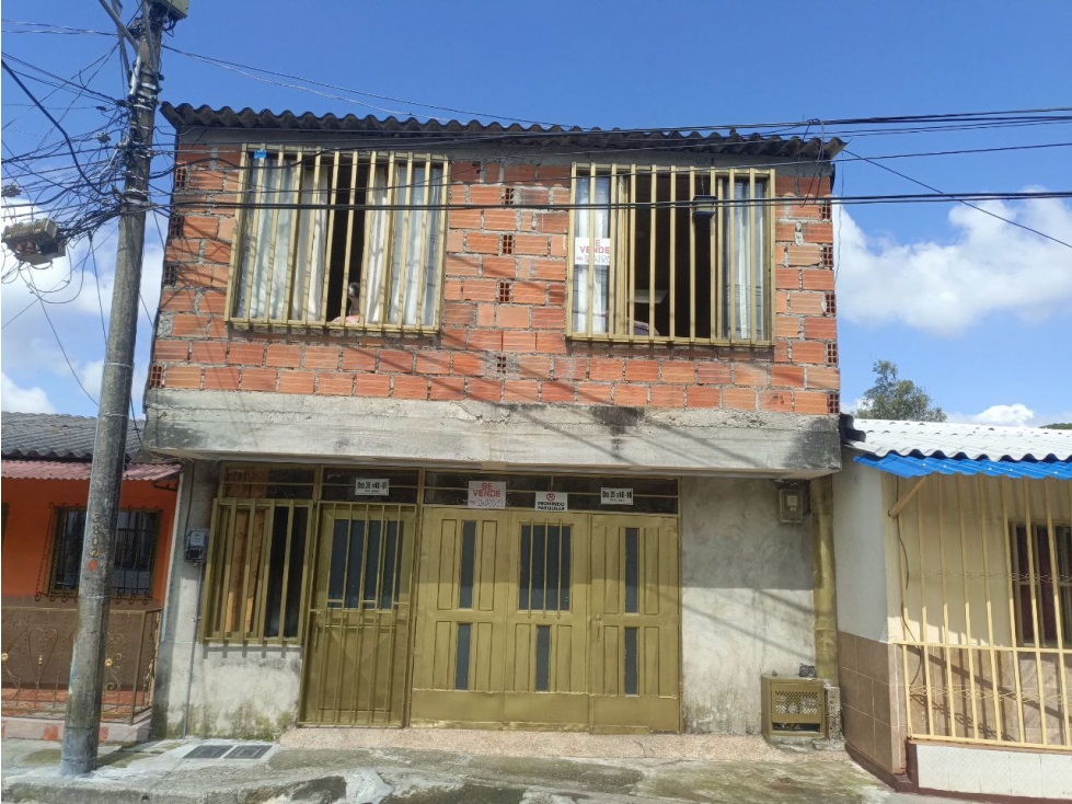 VENCO CASA BIFAMILIAR EN CALARCA (PRADERA ALTA)