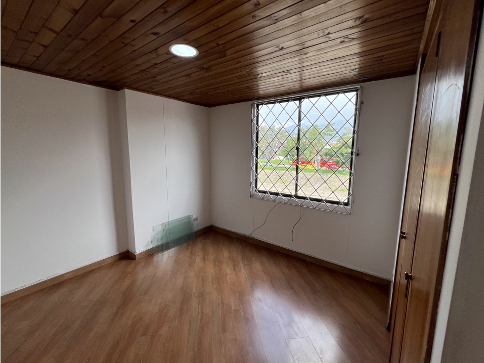 APARTAMENTO EN VENTA BARRIO SAN MIGUEL — foto 2