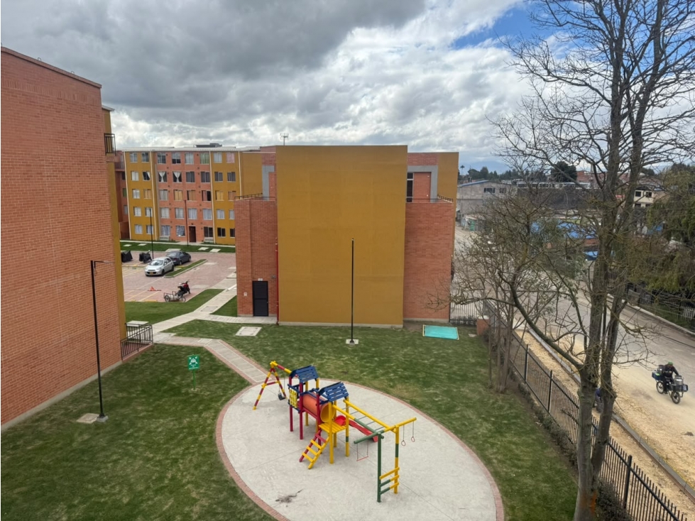 VENTA APARTAMENTO FUNZA CON ASCENSOR BIEN UBICADO