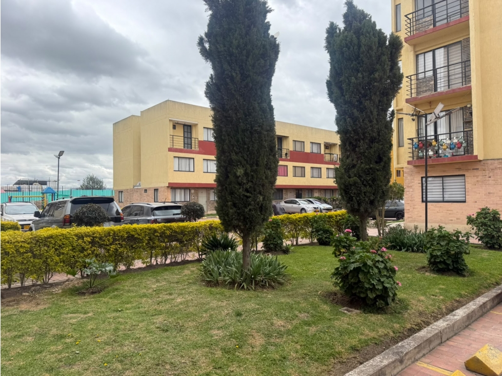 VENTA APARTAMENTO FUNZA CON ASCENSOR BIEN UBICADO - 2