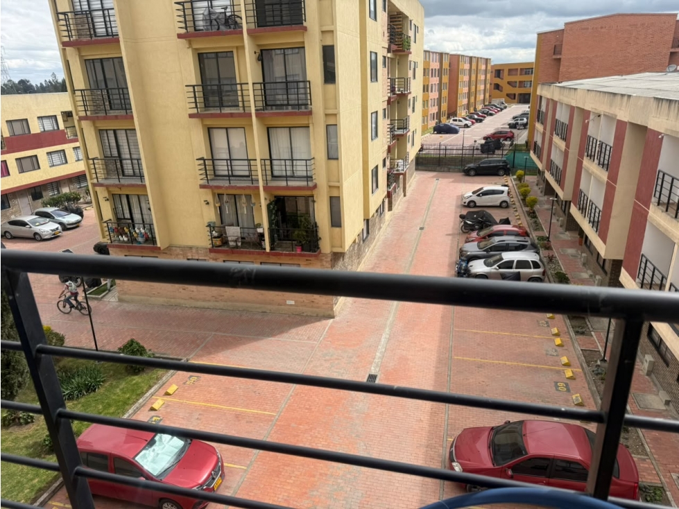 VENTA APARTAMENTO FUNZA CON ASCENSOR BIEN UBICADO - 4