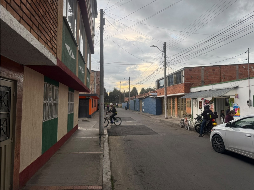 VENTA LOTE 20X8 FUNZA BACATA USO 4 PISOS - 2
