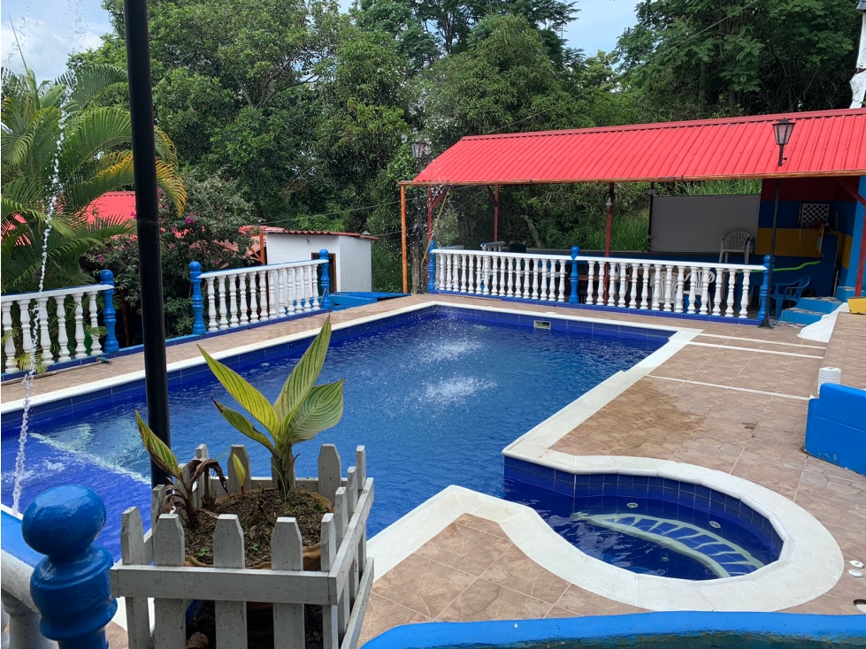 VENTA DE FINCA EN MESITAS - 3 CABAÑAS - 5