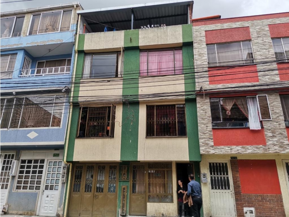 VENDO HERMOSA CASA MARANDU - ENGATIVA