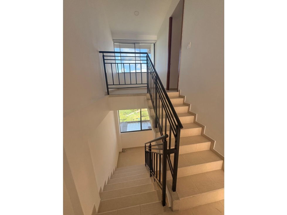 EN VENTA CASA CONJUNTO CERRADO AVENIDA 30 DE AGOSTO — foto 6