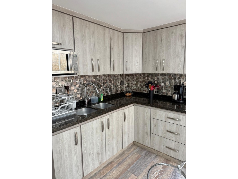 EN VENTA A PUERTA CERRADA CASA REMODELADA AVENIDA SUR — foto 4